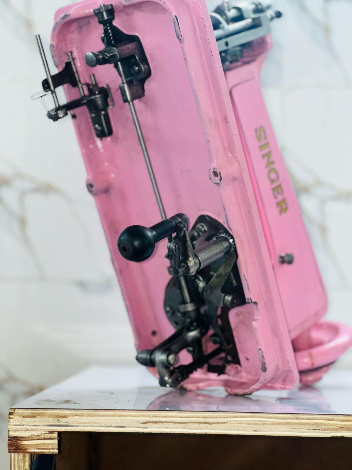 Singer 114w103 Restored Chainstitch moss stitch Sewing Machine *Head only*