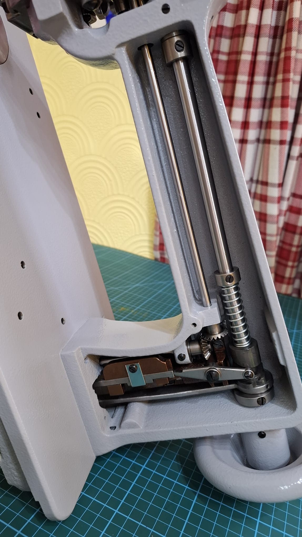 *NEW* KRIOS Chainstitch Embroidery machine, table, motor and Stand